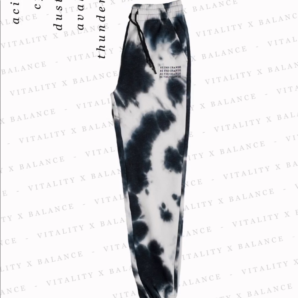 Balance Affirmation pant size small